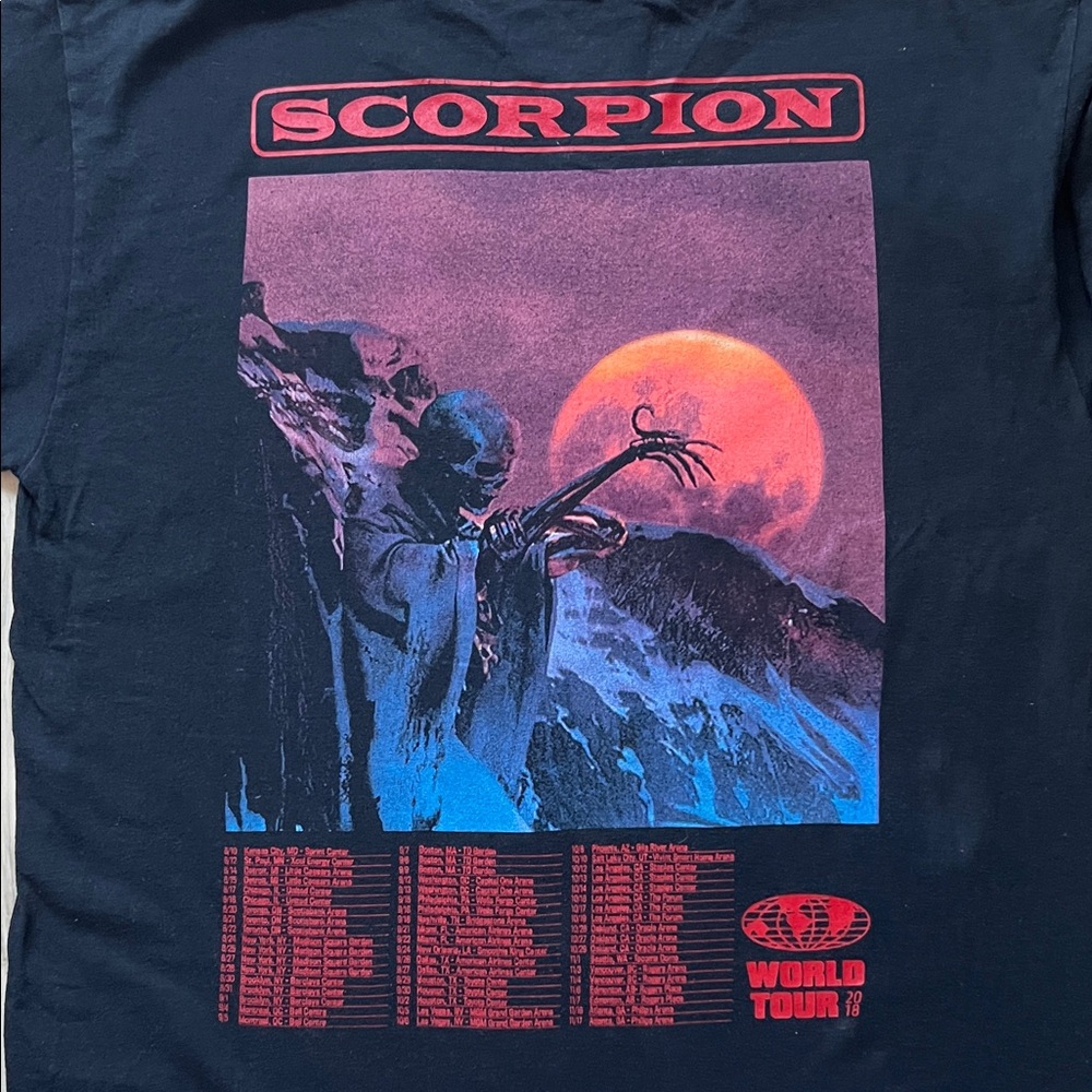 Men’s Faded Black Drake Scorpion 2018 World Tour Tee - Picture 5 of 5